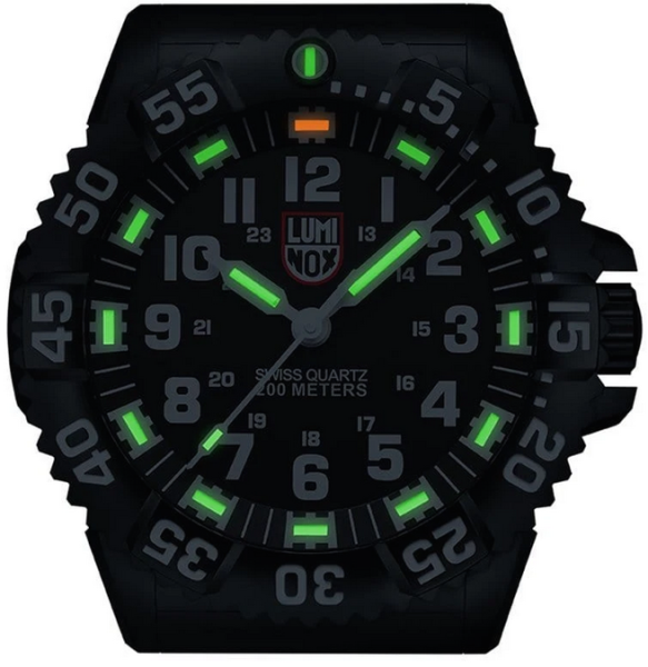 Luminox Leuchtende Wanduhr mit LEDs - BIG.40cm XL.BIG.40