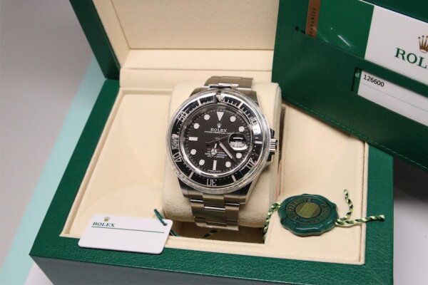 Rolex Sea-Dweller Single Red 126600 LC100
