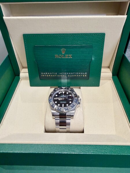 Rolex GMT Master II 126710GRNR "Bruce Wayne"...